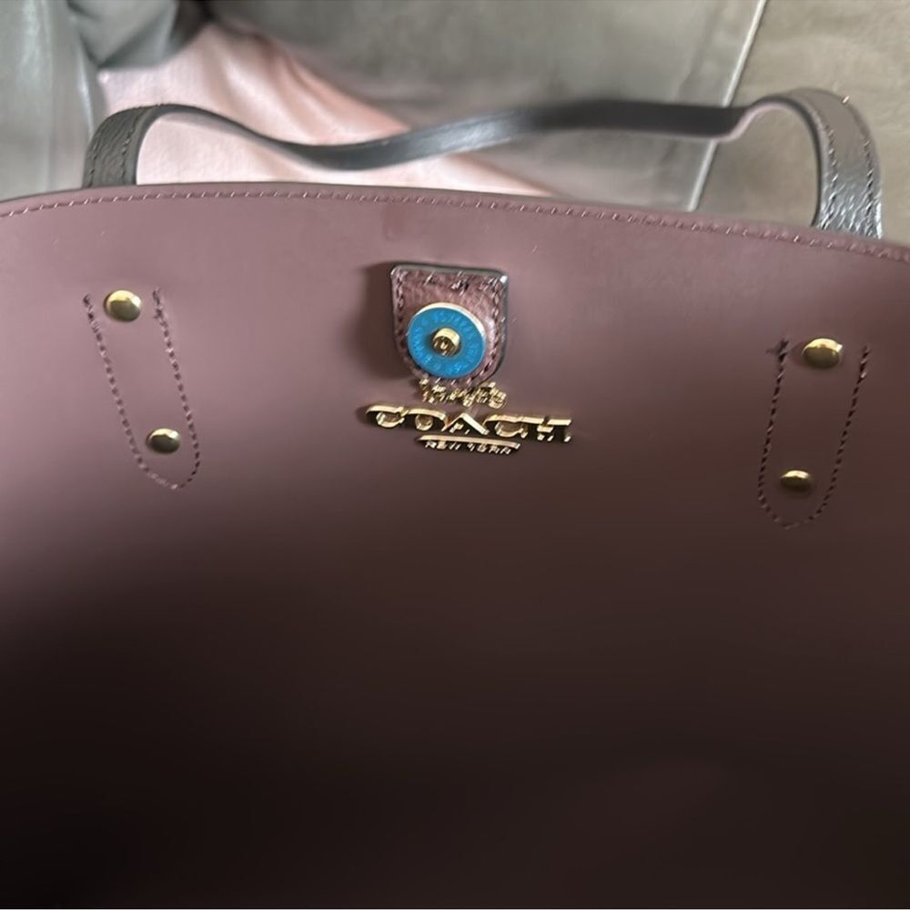 COACH Black Leather Gold Tone Logo Town Tote - Picture 8 of 13